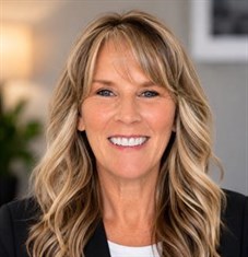 Toni Snead