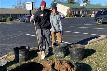 Planting trees for Louisville Grows