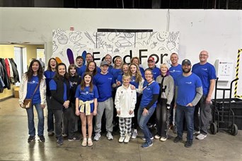 Summit Wealth Management Team Volunteering at Food for Thought Denver