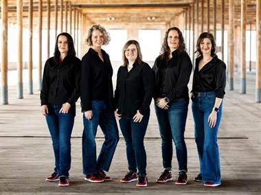 Team photo for Calander Wealth