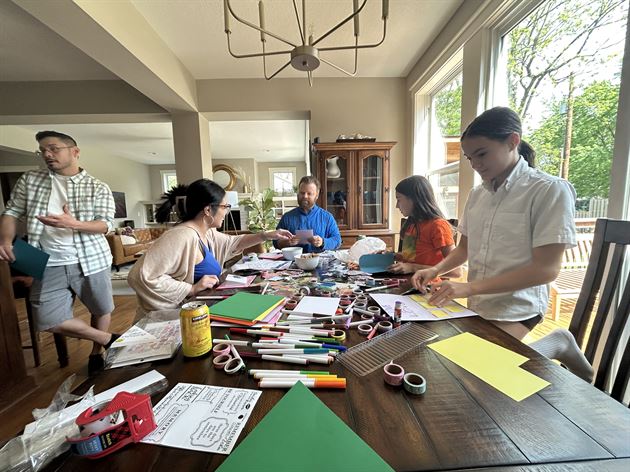 Volunteering: MOW, Messages of LOVE
