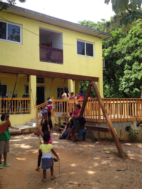 Volunteer work in Roatan, Honduras
