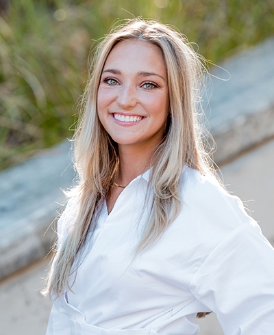 Advisor photo for Taylor Wenaas
