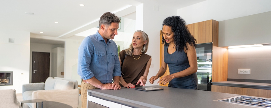 Couple with realtor