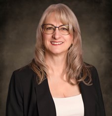 Dawn M Sellner