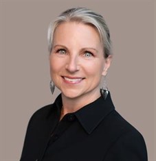 Stefanie Guzikowski